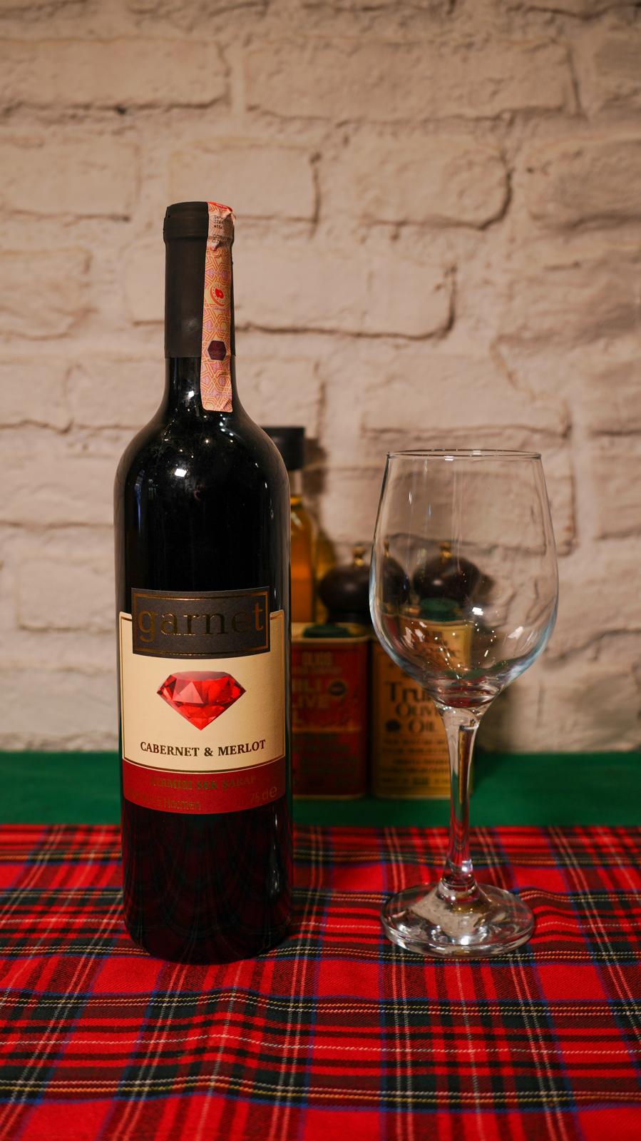 Garnet Kırmızı Şişe 75 cl.